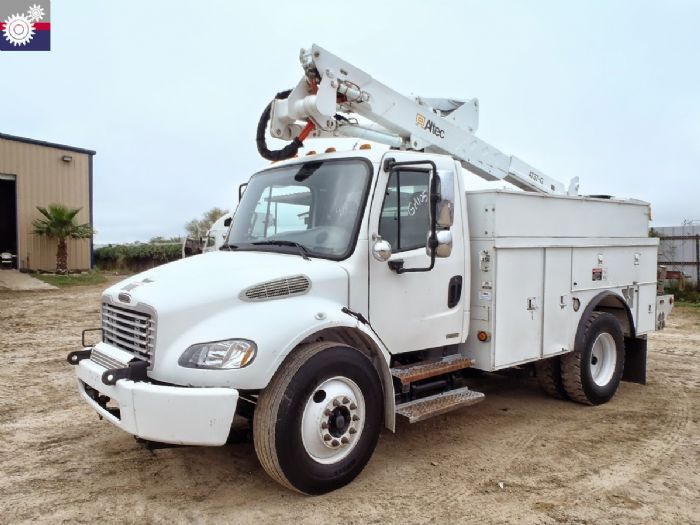 GM105328 CAMION CON CANASTILLA FREIGHTLINER ALTEC - FREIGHTLINER / ALTEC