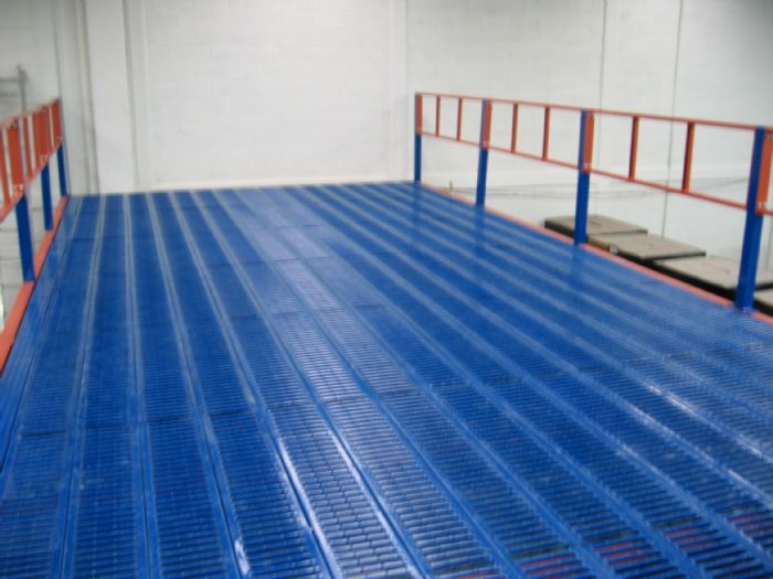 MEZZANINE O TAPANCO - GIS