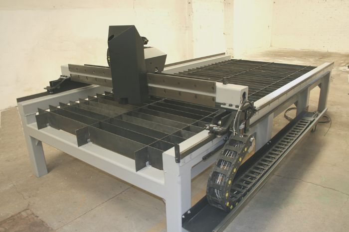 Mesa robotica CNC para corte con plasma - Robótica