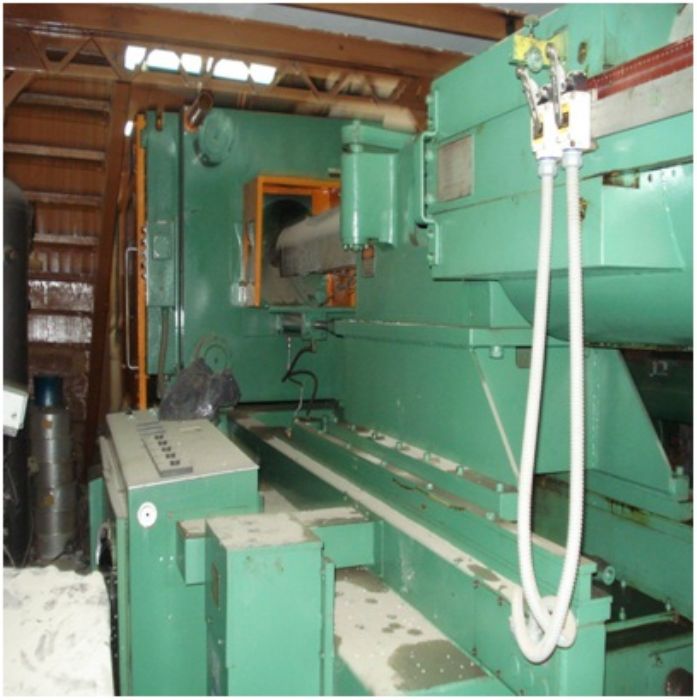 4 MAQUINA PARA INYECCION DE PLASTICO - VAN DORN