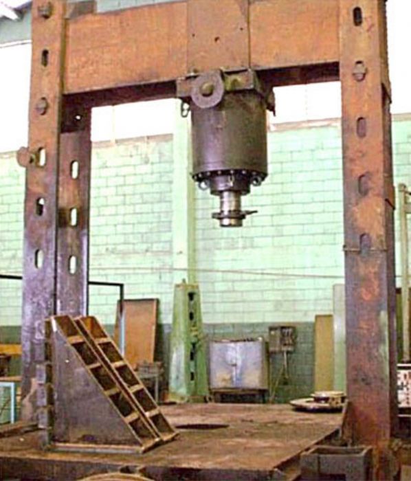 PRENSA HIDRAULICA - HECHIZA