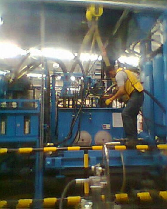 FLUSHEO Y LIMPIEZA DE SISTEMAS HIDRAULICOS, INYECTORAS, CNCs,DETECCION Y CORRECCION DE FUGAS - PROSERIND